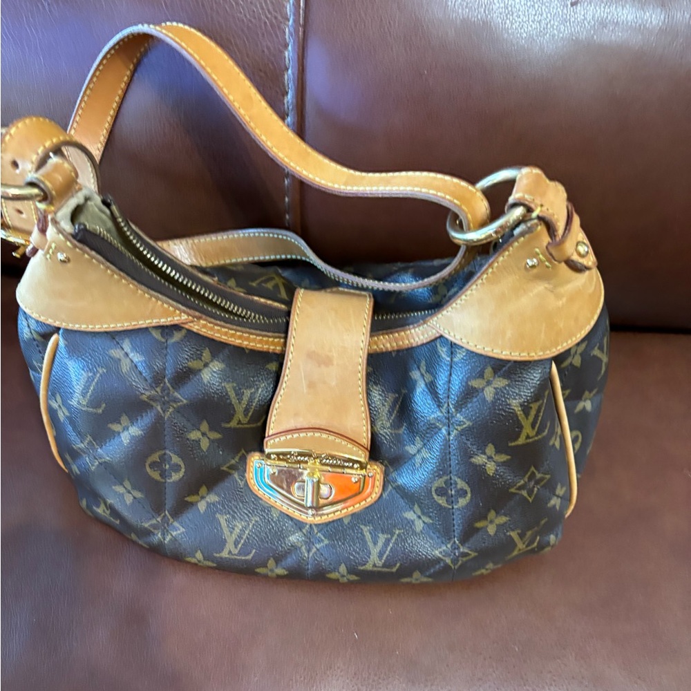 Louis Vuitton Etoile PM